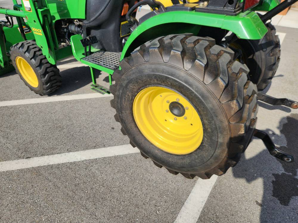 2009 John Deere 2520 Tractor